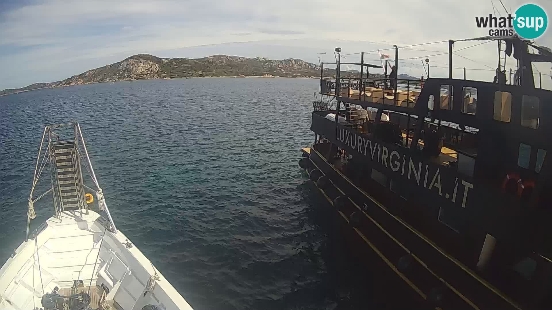 Čoln Lo Squalo IV – arhipelag spletna kamera La Maddalena – Sardinija – Italija