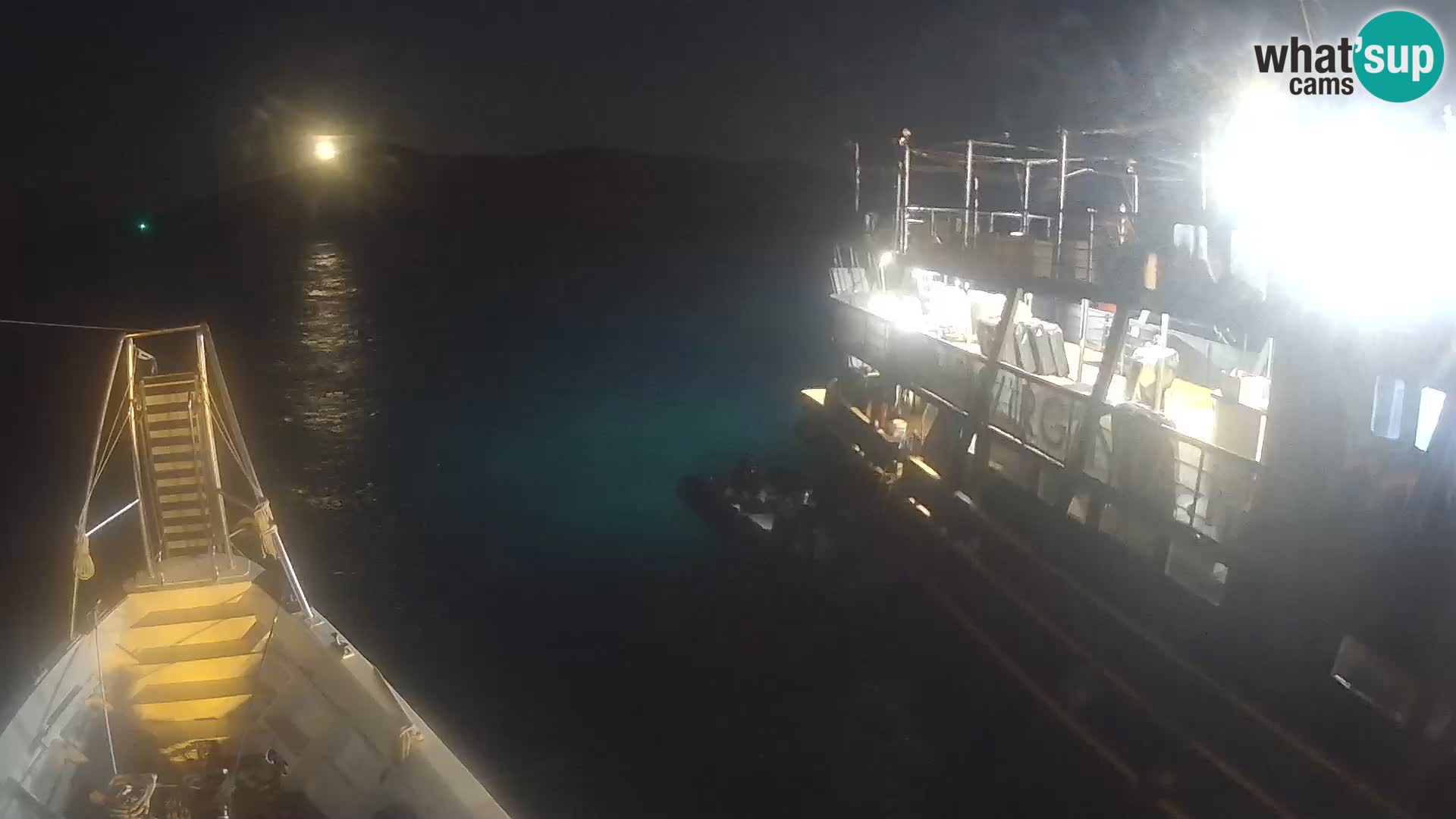 Čoln Lo Squalo IV – arhipelag spletna kamera La Maddalena – Sardinija – Italija