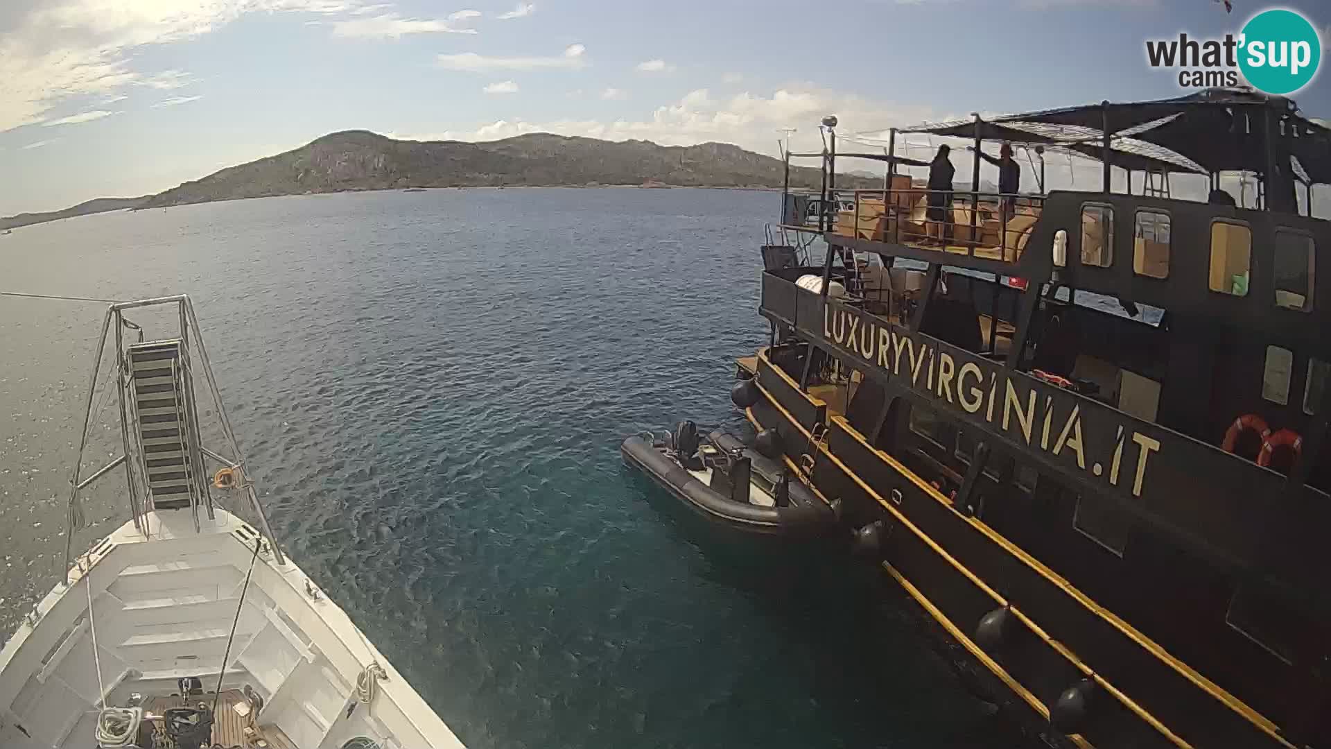 Čoln Lo Squalo IV – arhipelag spletna kamera La Maddalena – Sardinija – Italija