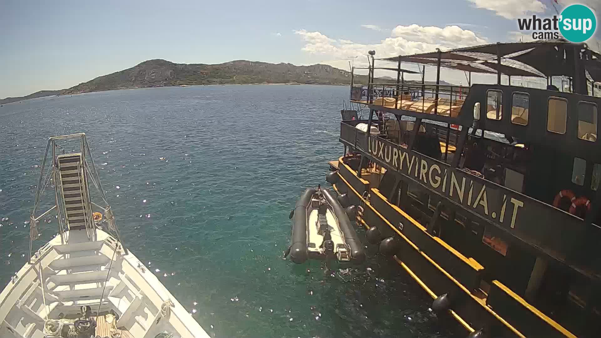 Čoln Lo Squalo IV – arhipelag spletna kamera La Maddalena – Sardinija – Italija
