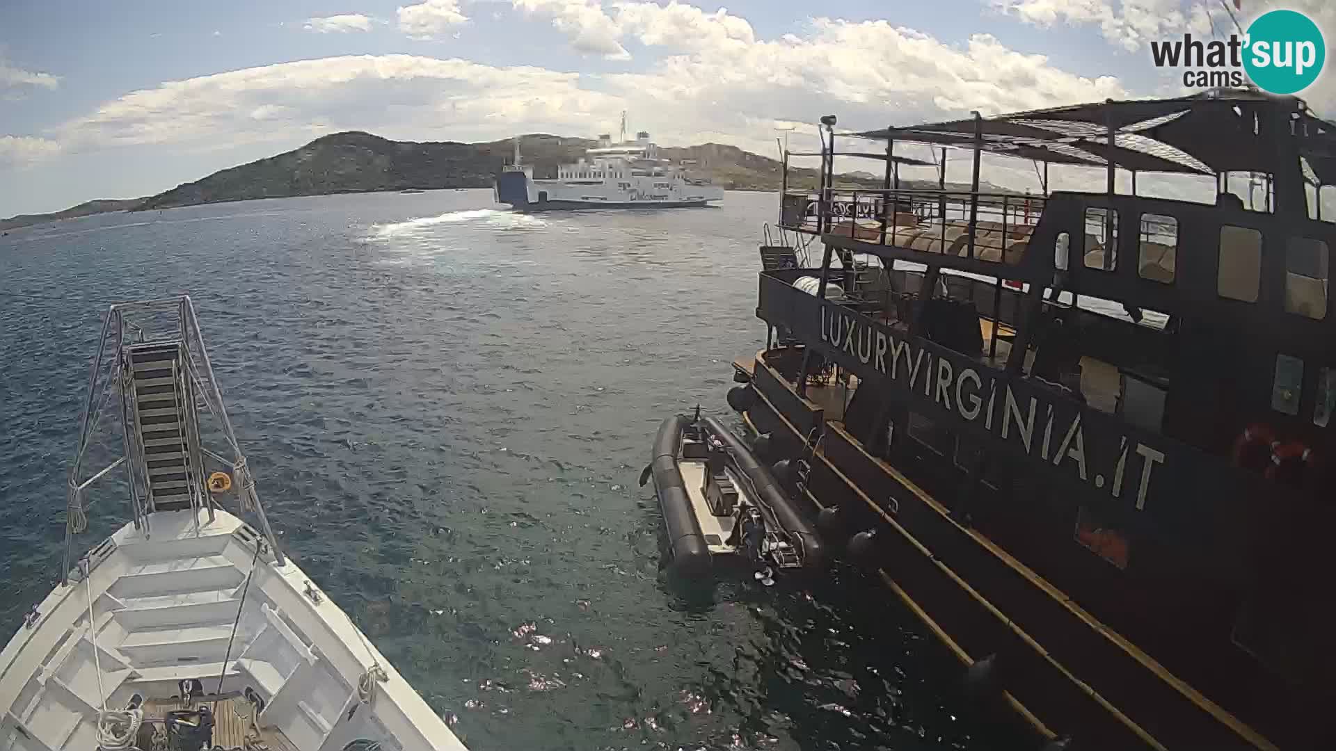 Čoln Lo Squalo IV – arhipelag spletna kamera La Maddalena – Sardinija – Italija