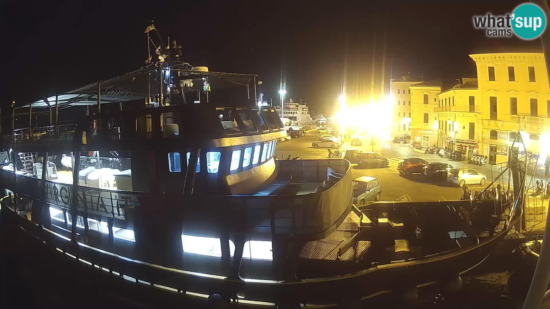 Čoln Lo Squalo IV – arhipelag spletna kamera La Maddalena – Sardinija – Italija
