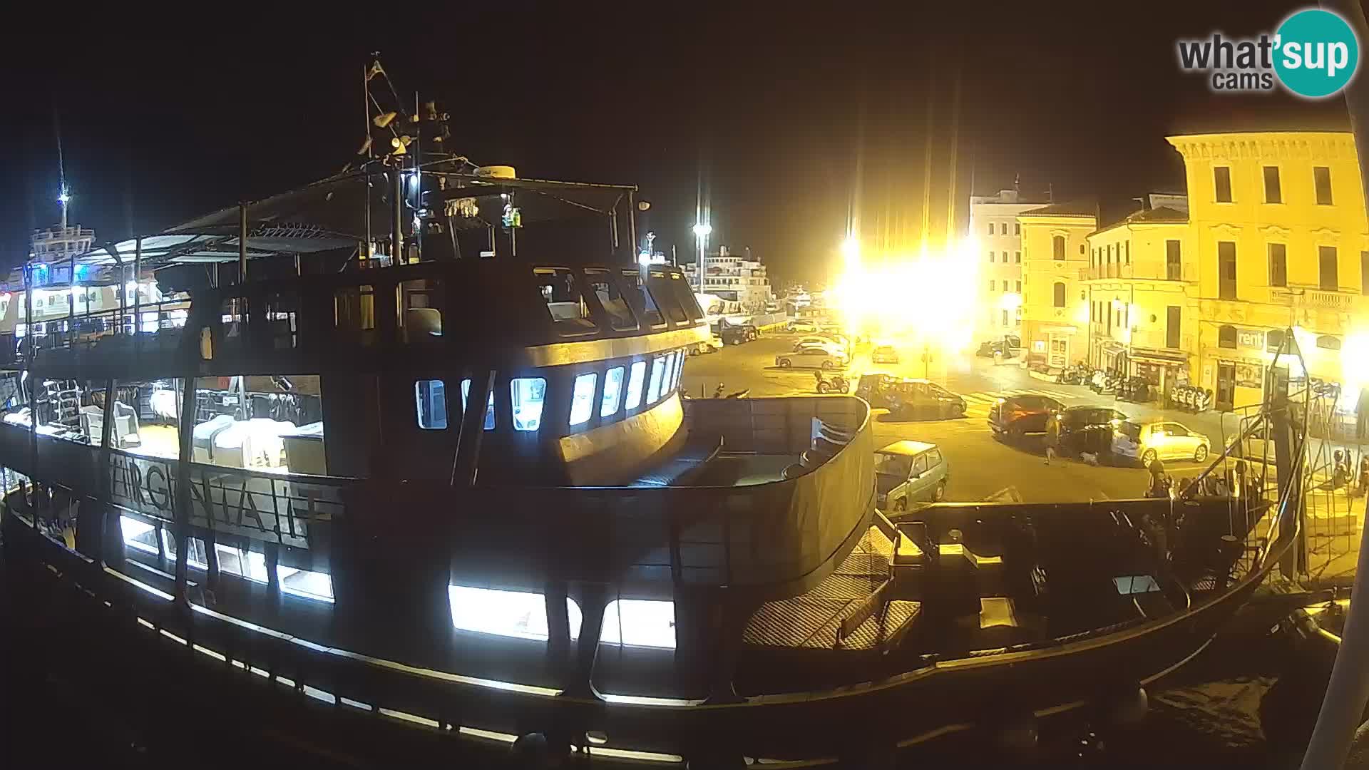 Čoln Lo Squalo IV – arhipelag spletna kamera La Maddalena – Sardinija – Italija