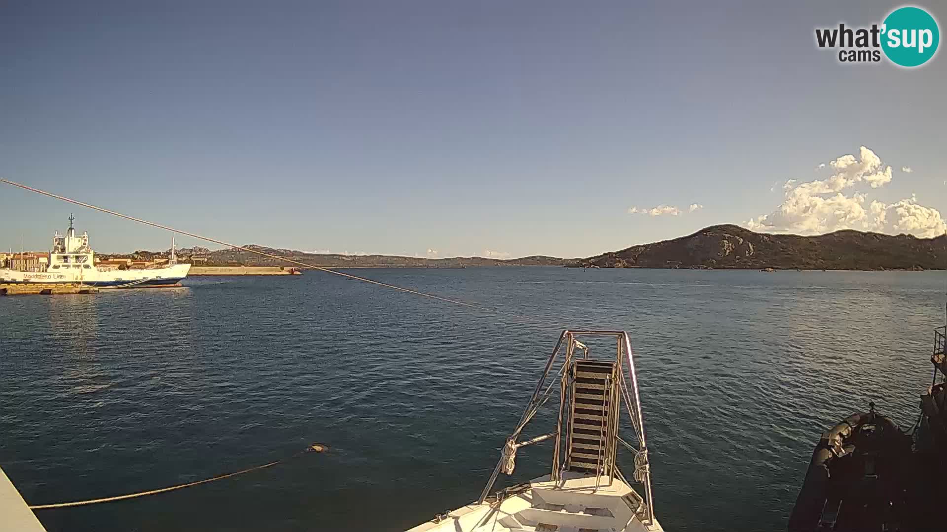 Čoln Lo Squalo IV – arhipelag spletna kamera La Maddalena – Sardinija – Italija