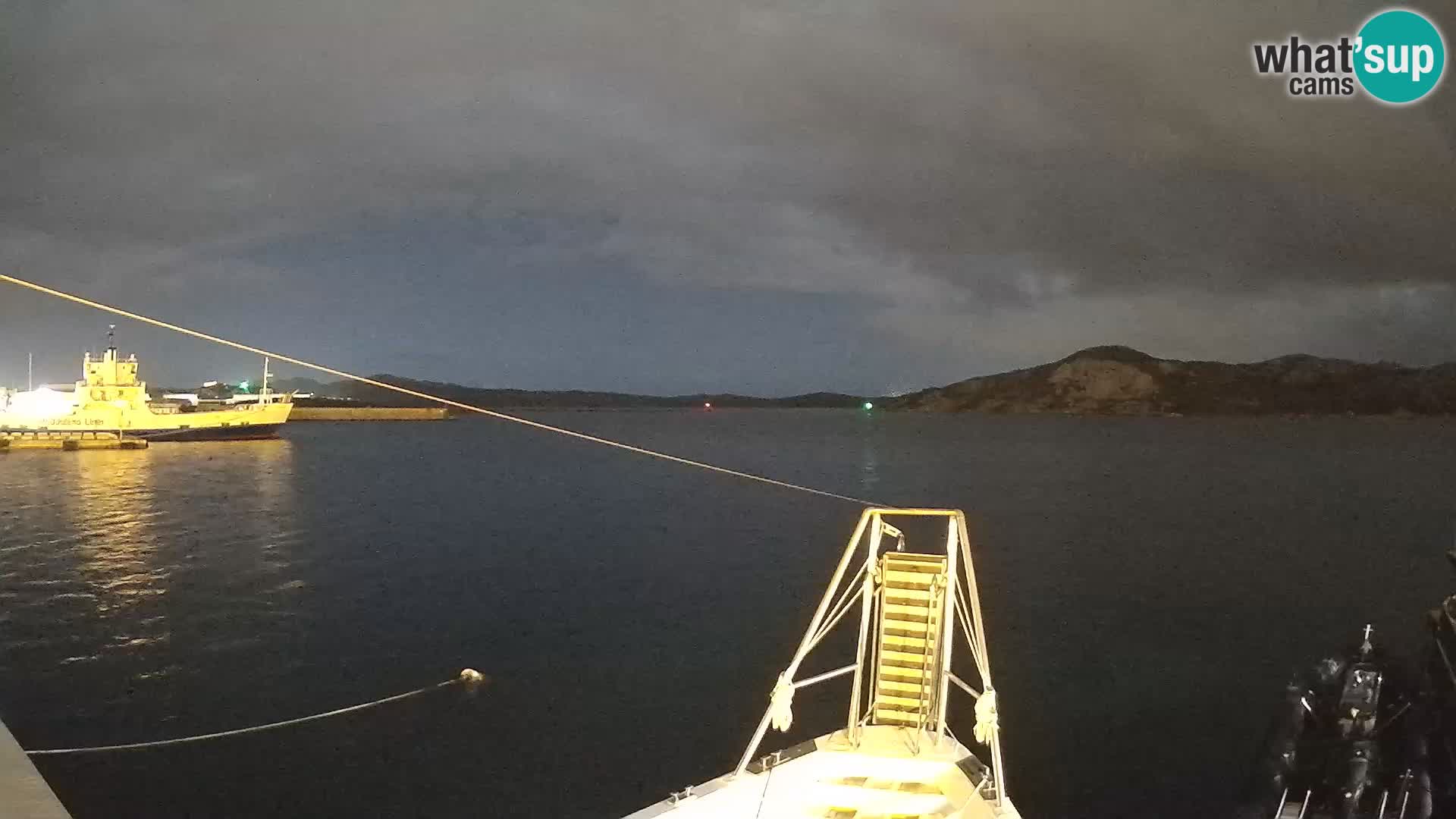 Čoln Lo Squalo IV – arhipelag spletna kamera La Maddalena – Sardinija – Italija