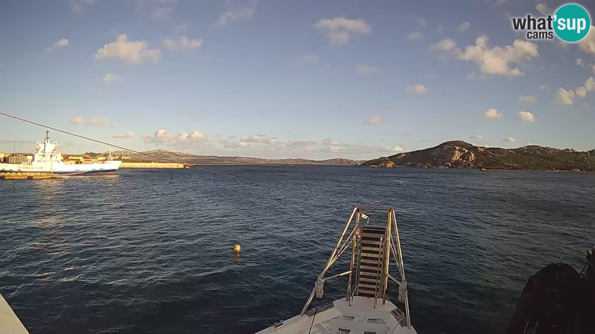 Čoln Lo Squalo IV – arhipelag spletna kamera La Maddalena – Sardinija – Italija