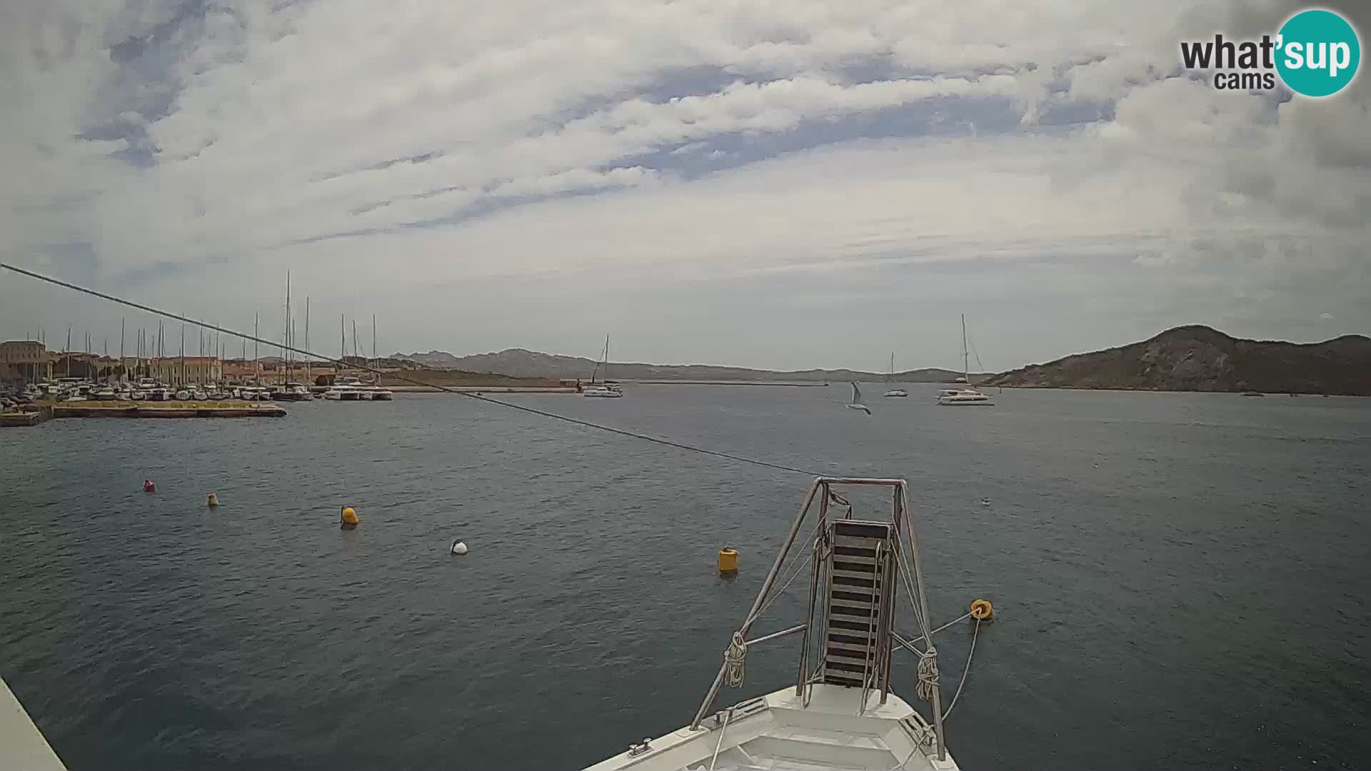 Čoln Lo Squalo IV – arhipelag spletna kamera La Maddalena – Sardinija – Italija