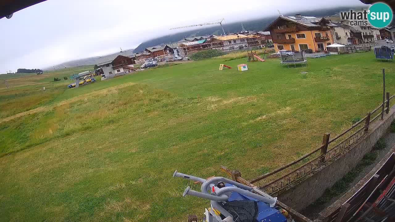 Livigno live webcam – view on Livigno Ski School area – LivignoGO