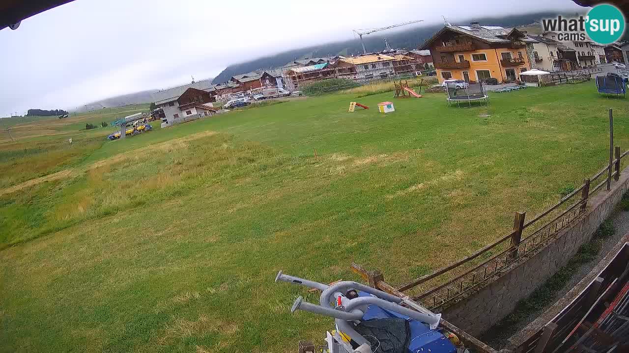 Livigno live webcam – view on Livigno Ski School area – LivignoGO