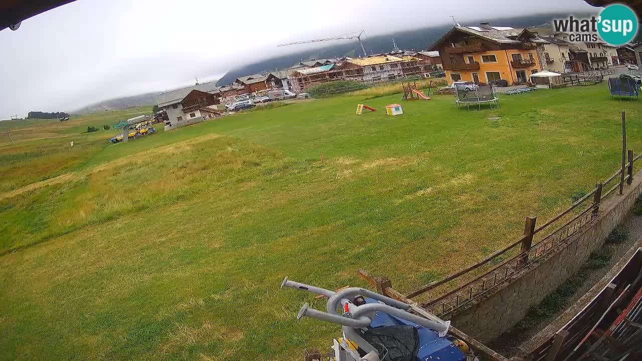 Livigno live webcam – view on Livigno Ski School area – LivignoGO