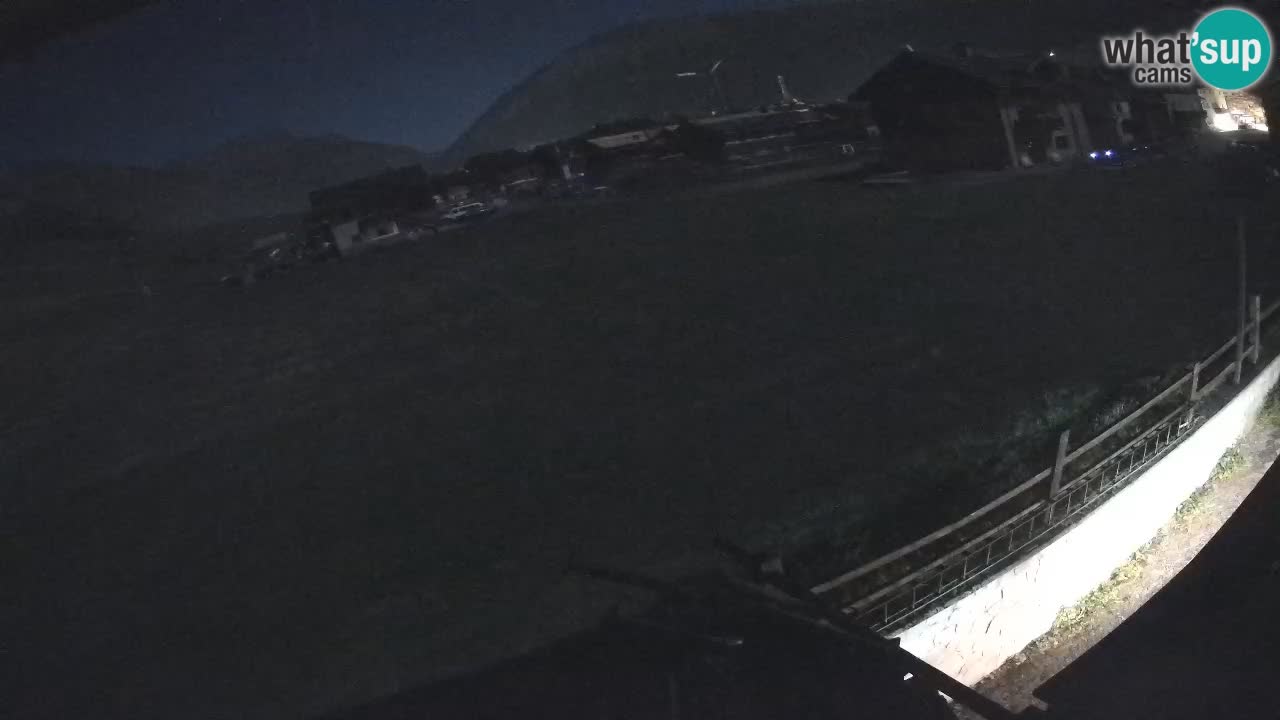 Livigno live webcam – view on Livigno Ski School area – LivignoGO