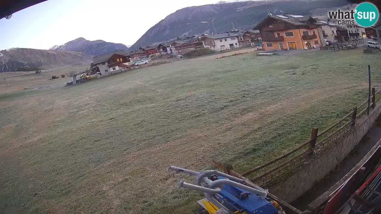 Livigno live webcam – view on Livigno Ski School area – LivignoGO