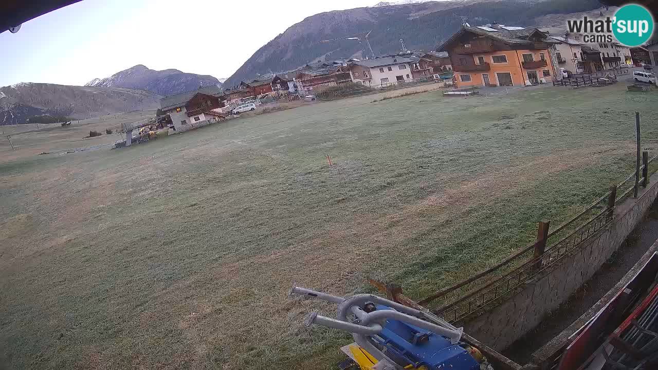 Livigno live webcam – view on Livigno Ski School area – LivignoGO