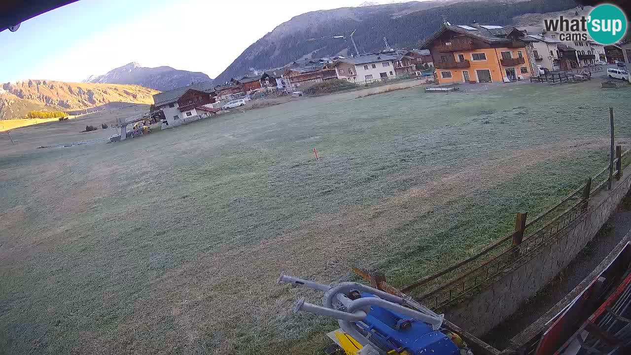 Livigno live webcam – view on Livigno Ski School area – LivignoGO