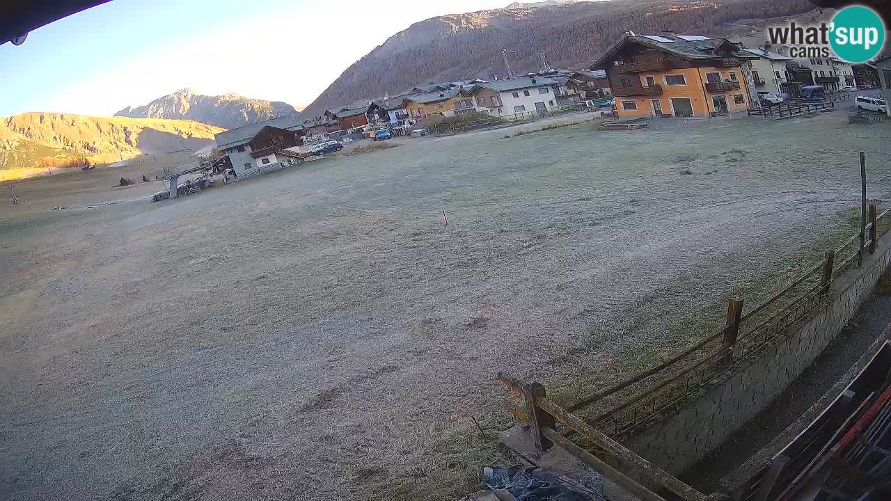 Livigno webcam – view on Livigno Ski School area – LivignoGO