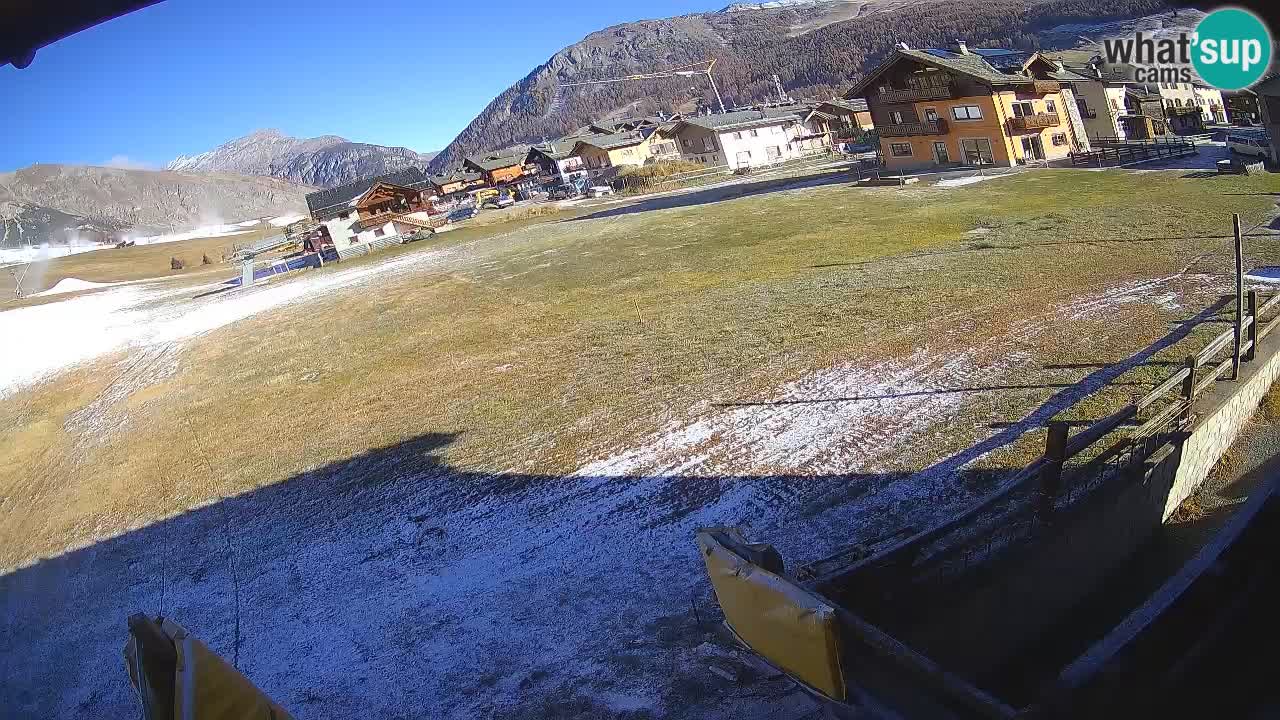 Livigno webcam – view on Livigno Ski School area – LivignoGO