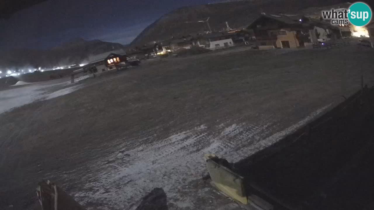 Livigno webcam – view on Livigno Ski School area – LivignoGO