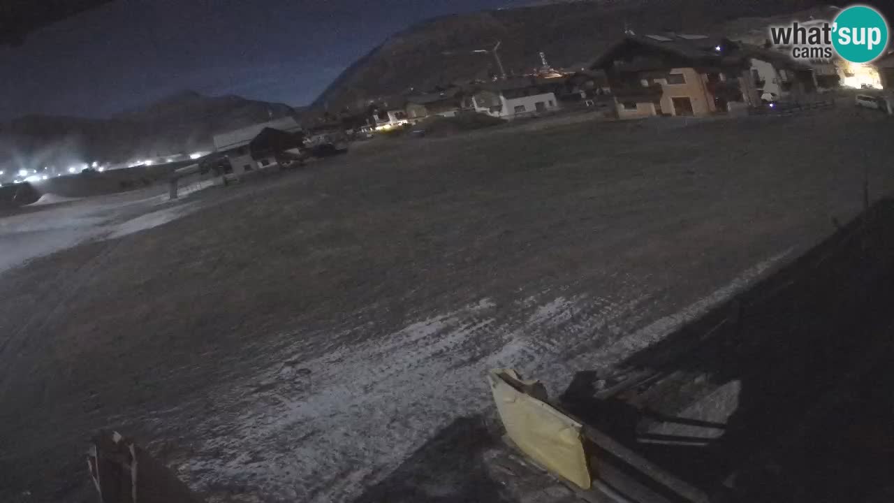 Livigno webcam – view on Livigno Ski School area – LivignoGO