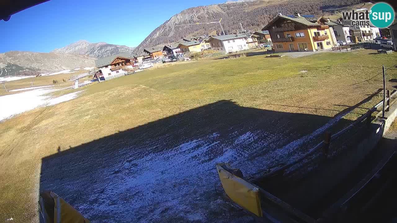 Livigno live webcam – view on Livigno Ski School area – LivignoGO