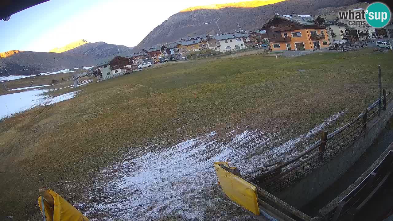 Livigno webcam – view on Livigno Ski School area – LivignoGO