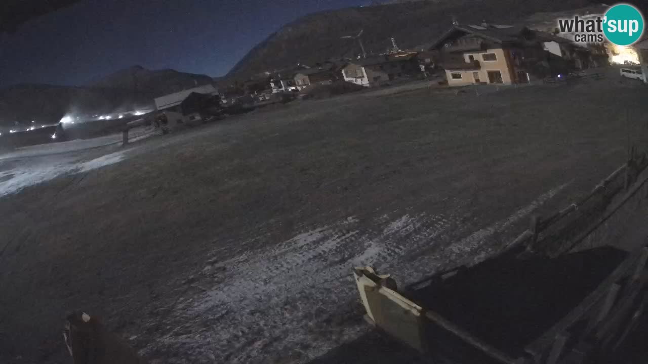 Livigno webcam – view on Livigno Ski School area – LivignoGO