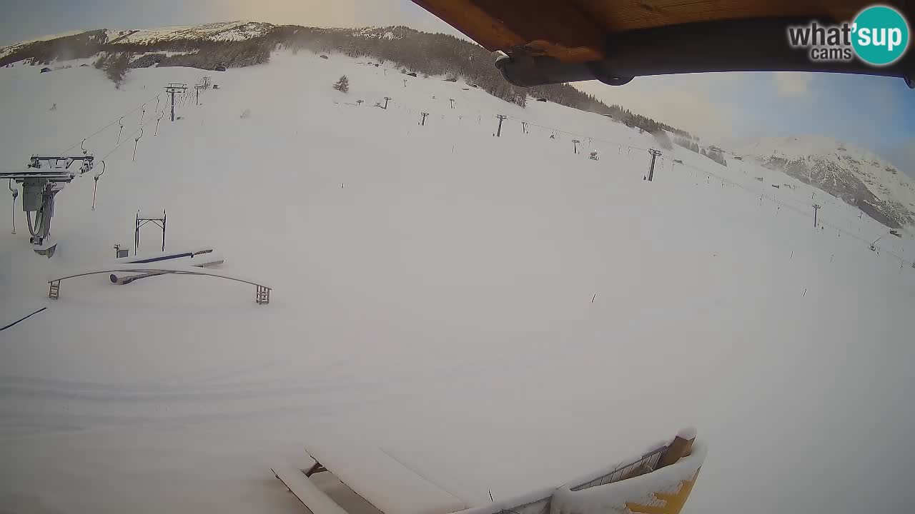 Livigno webcam – view on Livigno Ski School area – LivignoGO