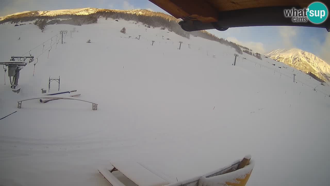 Livigno webcam – view on Livigno Ski School area – LivignoGO