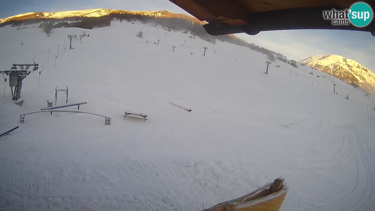 Livigno webcam – view on Livigno Ski School area – LivignoGO