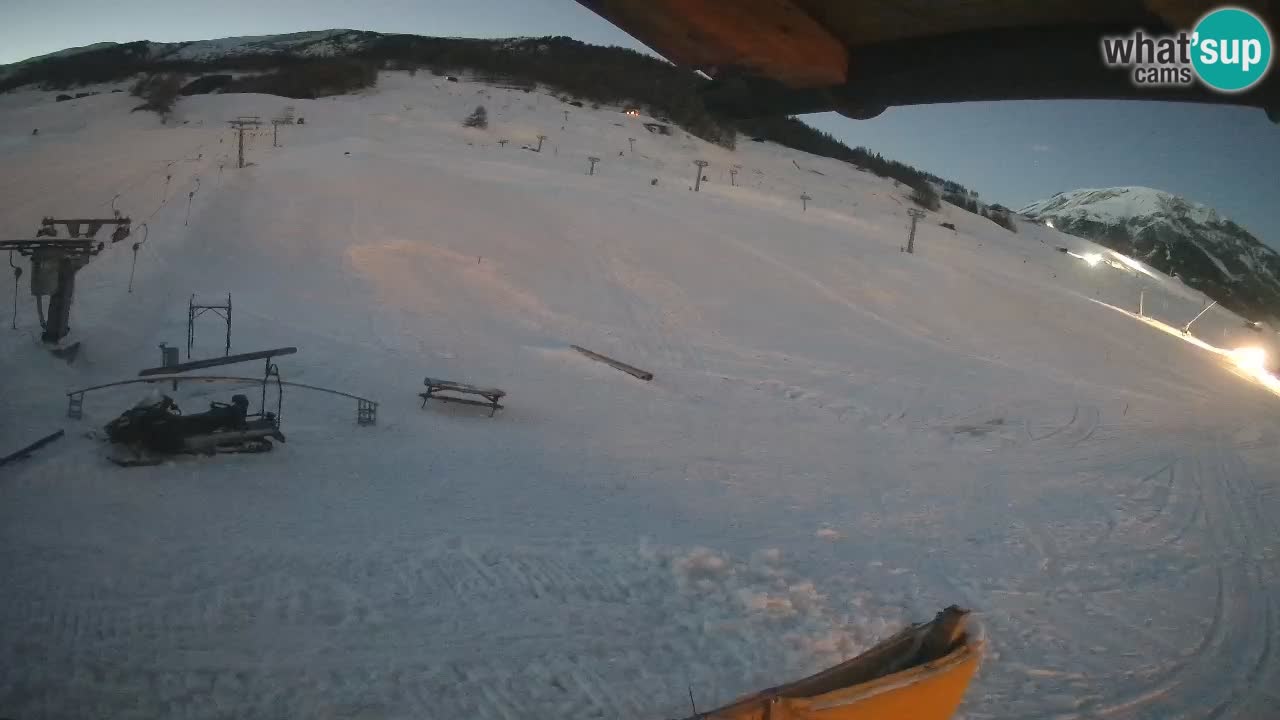 Livigno webcam – view on Livigno Ski School area – LivignoGO