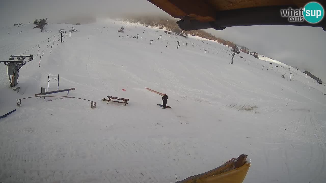 Livigno webcam – view on Livigno Ski School area – LivignoGO