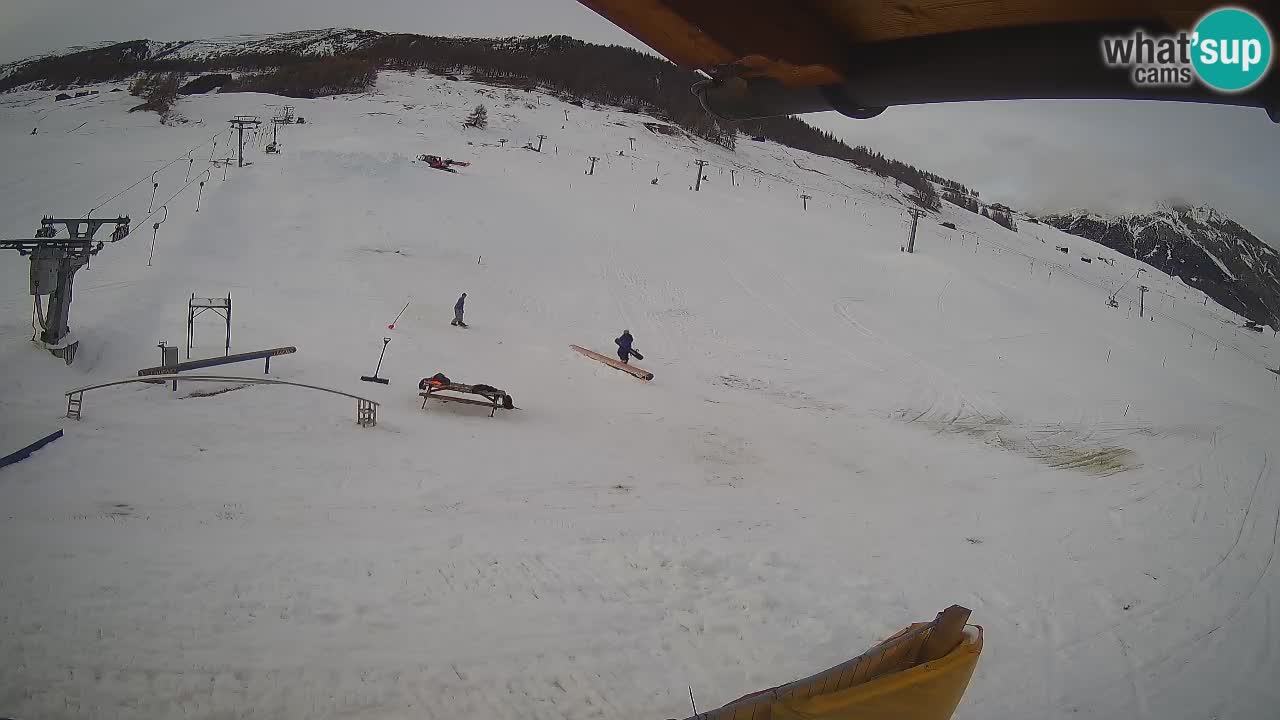 Livigno webcam – view on Livigno Ski School area – LivignoGO