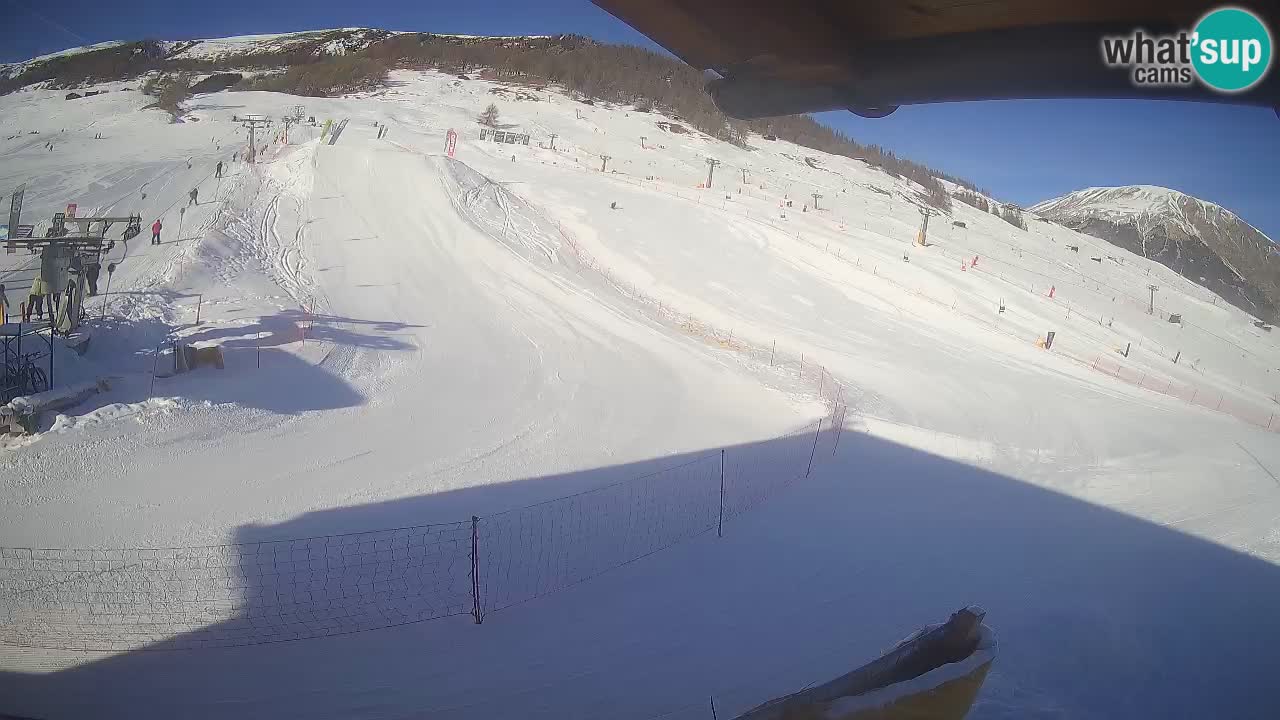 Livigno live webcam – view on Livigno Ski School area – LivignoGO