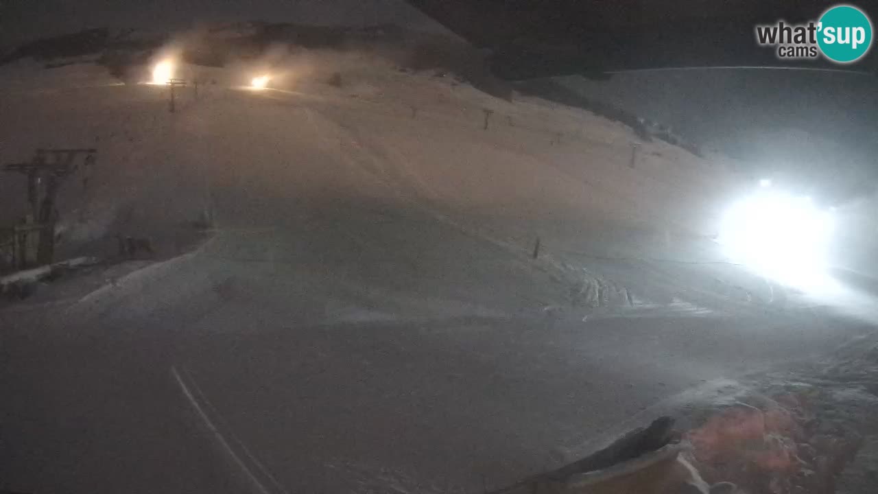 Livigno live webcam – view on Livigno Ski School area – LivignoGO