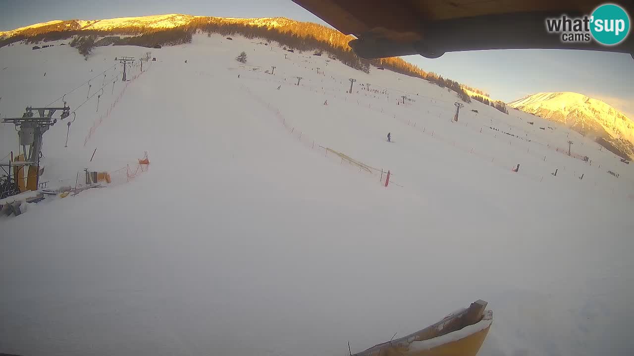 Livigno live webcam – view on Livigno Ski School area – LivignoGO