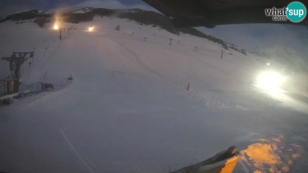 Livigno live webcam – view on Livigno Ski School area – LivignoGO