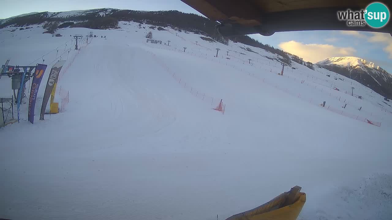 Livigno webcam – view on Livigno Ski School area – LivignoGO