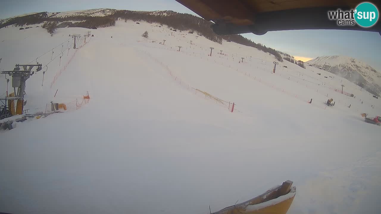 Livigno webcam – view on Livigno Ski School area – LivignoGO