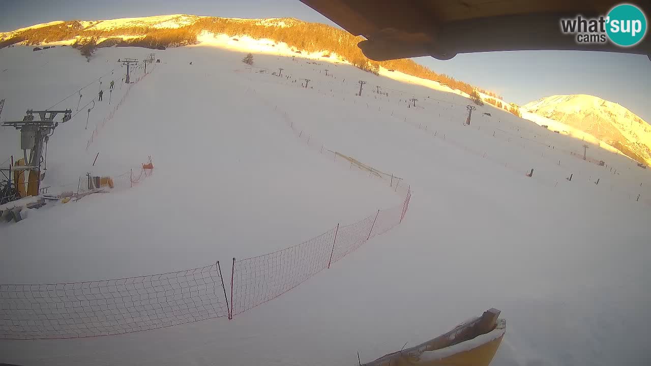 Livigno webcam – view on Livigno Ski School area – LivignoGO