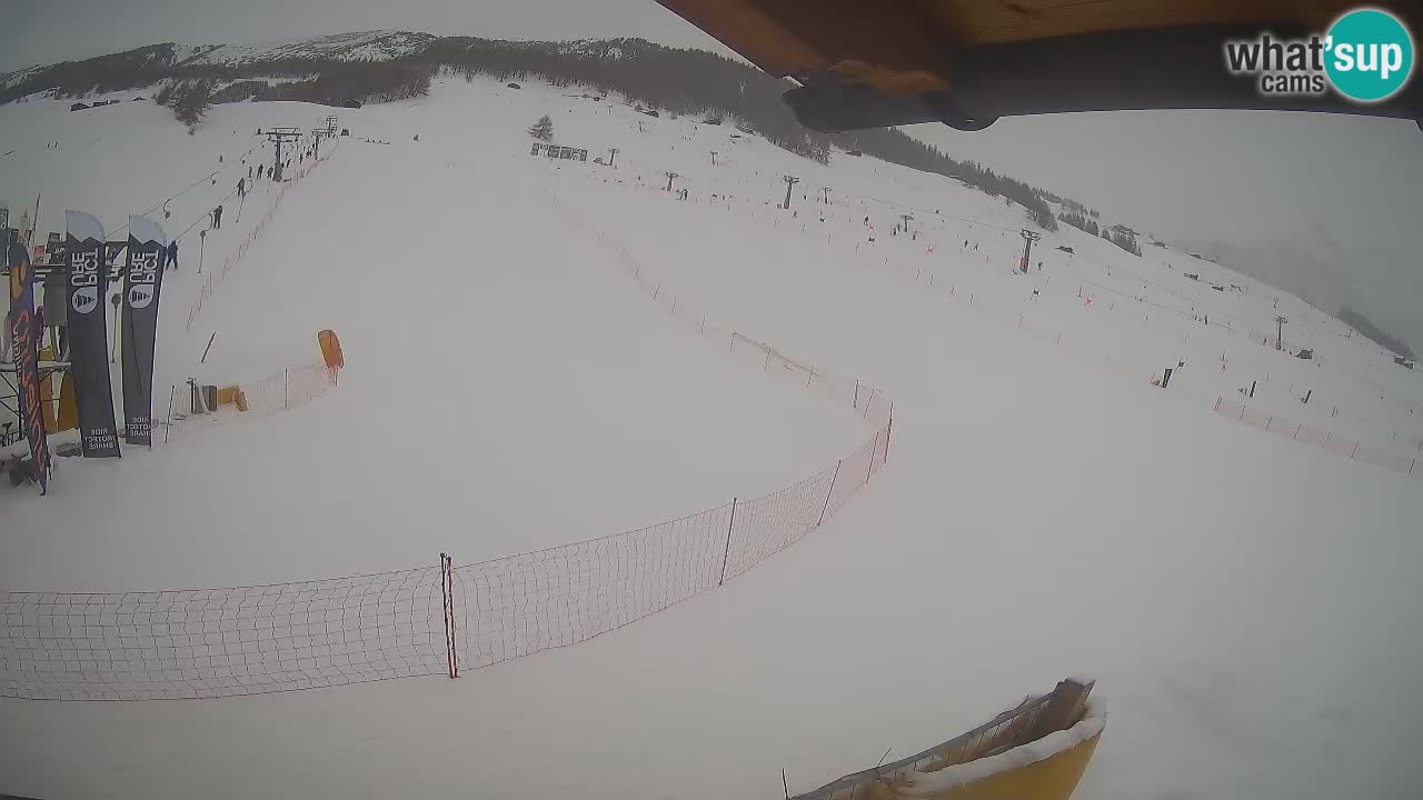 Livigno live webcam – view on Livigno Ski School area – LivignoGO