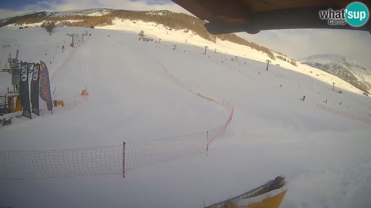 Livigno live webcam – view on Livigno Ski School area – LivignoGO