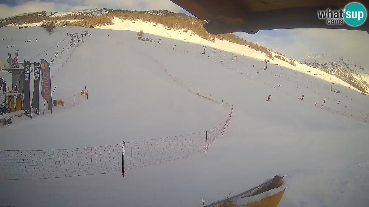 Livigno webcam – view on Livigno Ski School area – LivignoGO