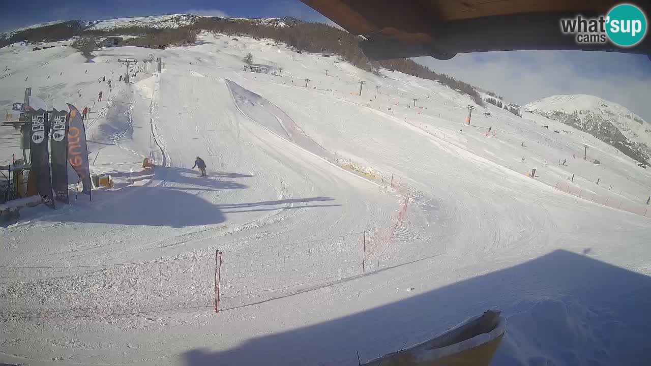 Livigno live webcam – view on Livigno Ski School area – LivignoGO