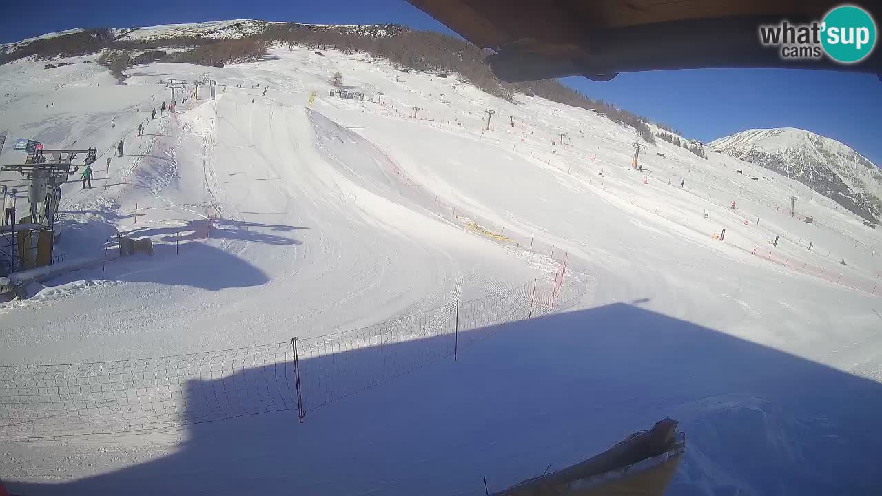 Livigno webcam – view on Livigno Ski School area – LivignoGO