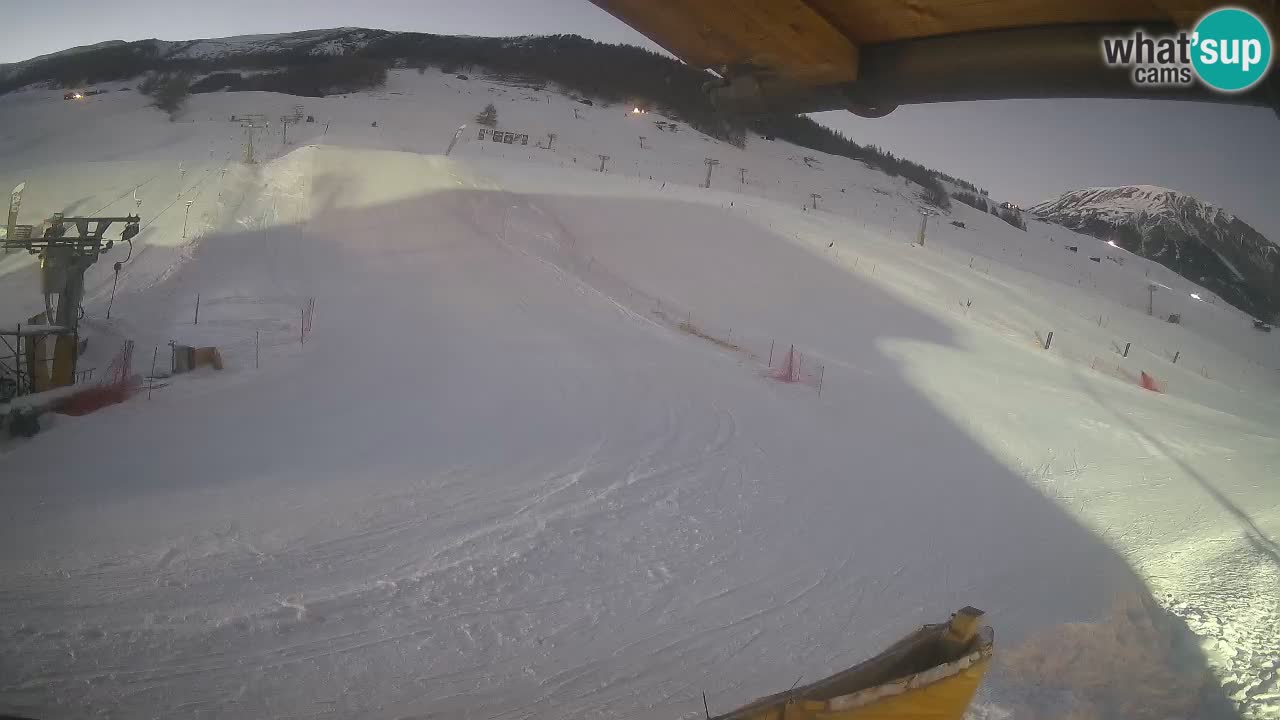 Livigno live webcam – view on Livigno Ski School area – LivignoGO