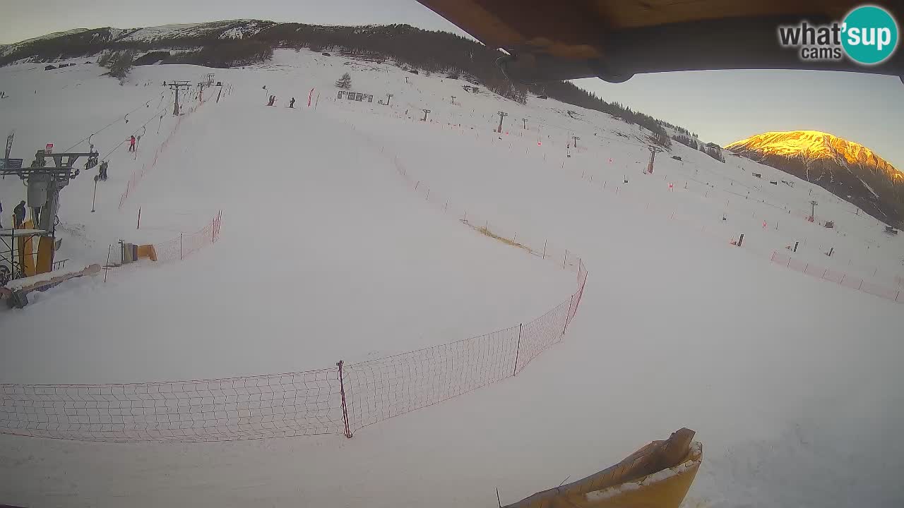 Livigno live webcam – view on Livigno Ski School area – LivignoGO