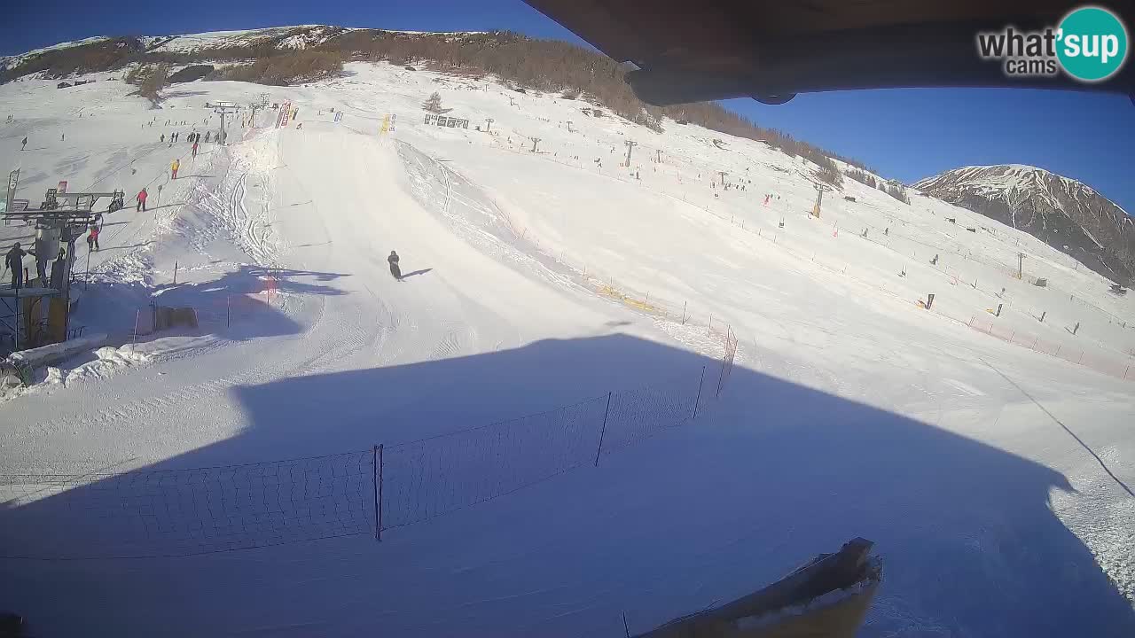 Livigno live webcam – view on Livigno Ski School area – LivignoGO