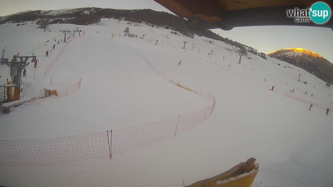 Livigno webcam – view on Livigno Ski School area – LivignoGO