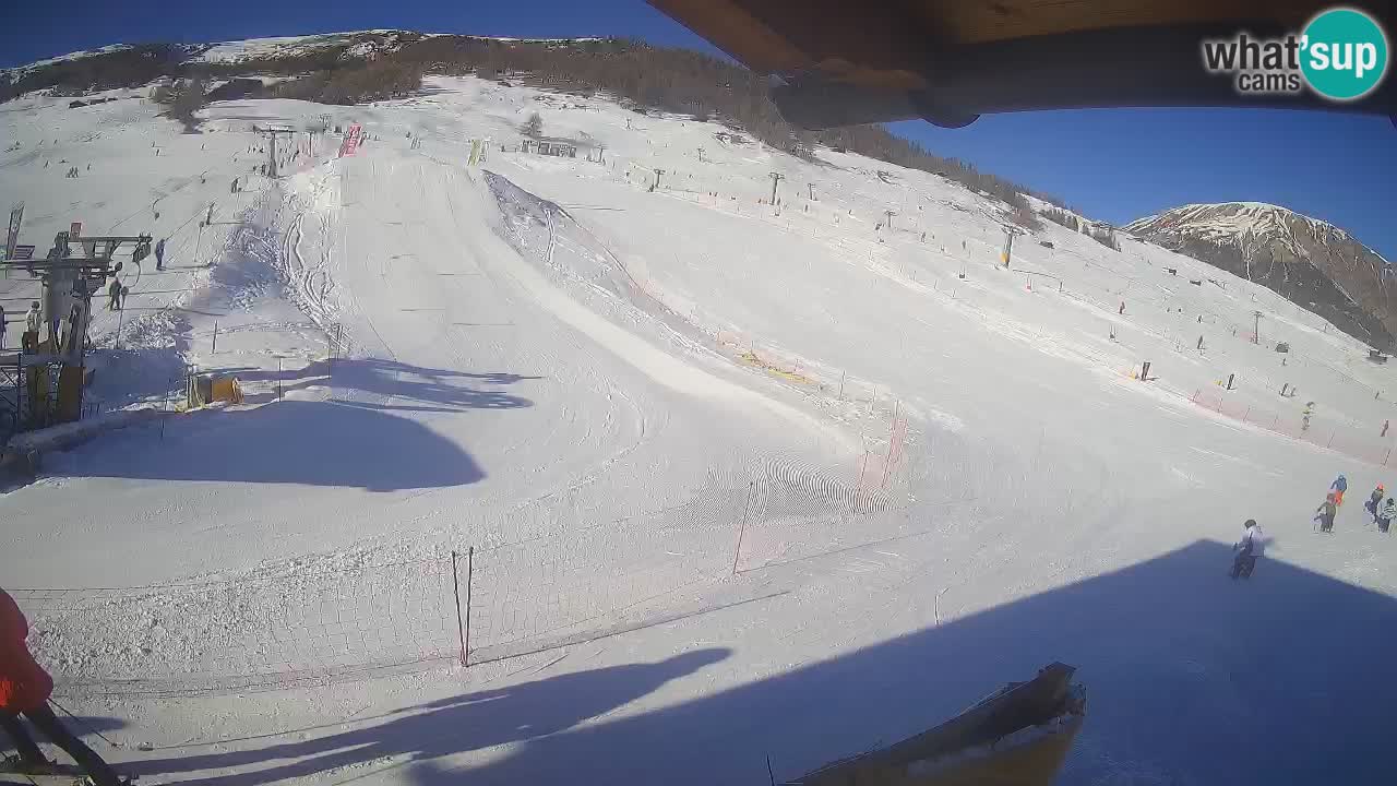 Livigno live webcam – view on Livigno Ski School area – LivignoGO