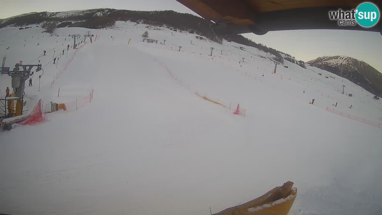 Livigno webcam – view on Livigno Ski School area – LivignoGO