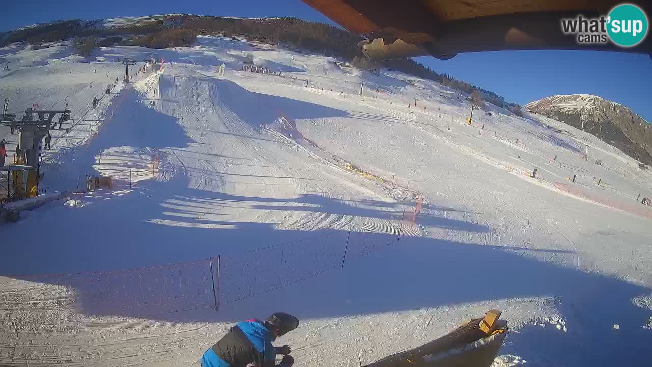 Livigno webcam – view on Livigno Ski School area – LivignoGO